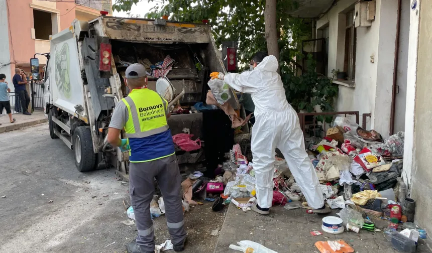 İzmir'de çöp ev temizlendi, yedi yıllık kabus son buldu