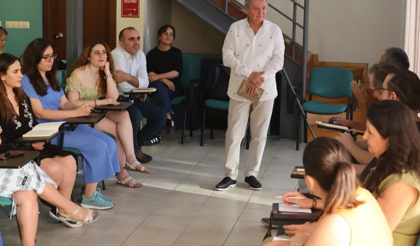 İzmir'in yazarlık atölyesi ilk meyvesini verdi