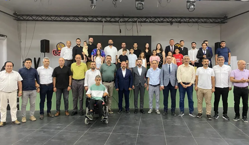 Karacaoğlan'ın torunlarından muhteşem eser... Düziçi'nin güzellikleri dünyaya tanıtılıyor