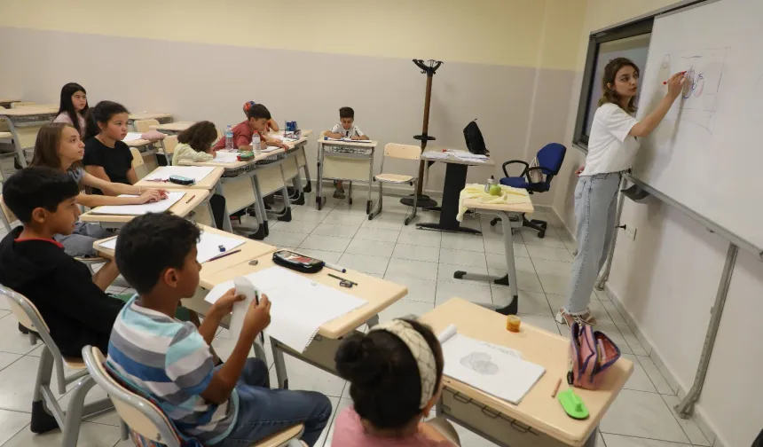 Kayseri Melikgazi'de çocuk ve gençler dolu dolu yaz geçiriyor