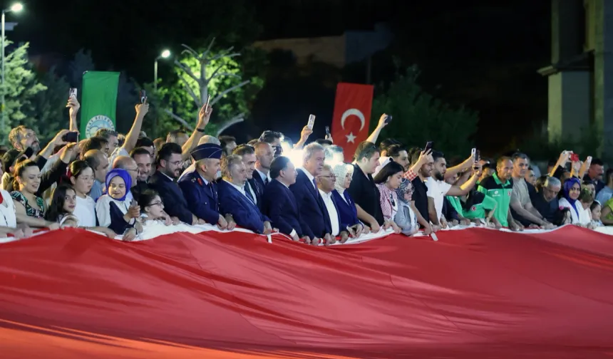Kayseri Talas'ta 15 Temmuz'a 'en büyük bayrak' damgası