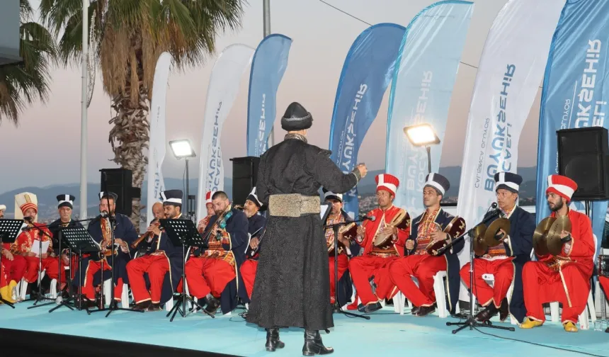 Kocaeli Büyükşehir Mehter Takımı kalplere dokundu