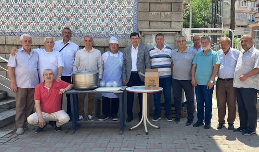 Kütahya Belediyesi'nden haka aşure dağıtımı