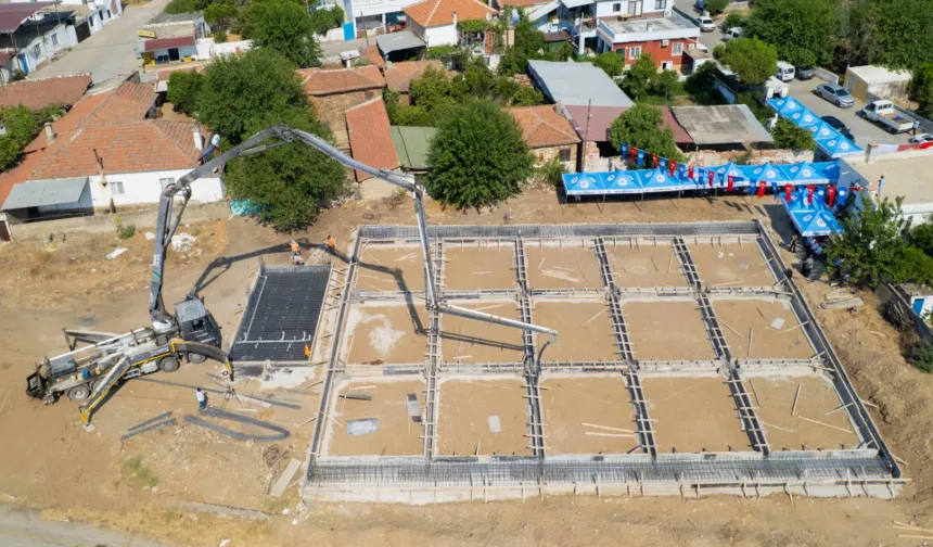 Milas Derince'de çok amaçlı sosyal alana temel
