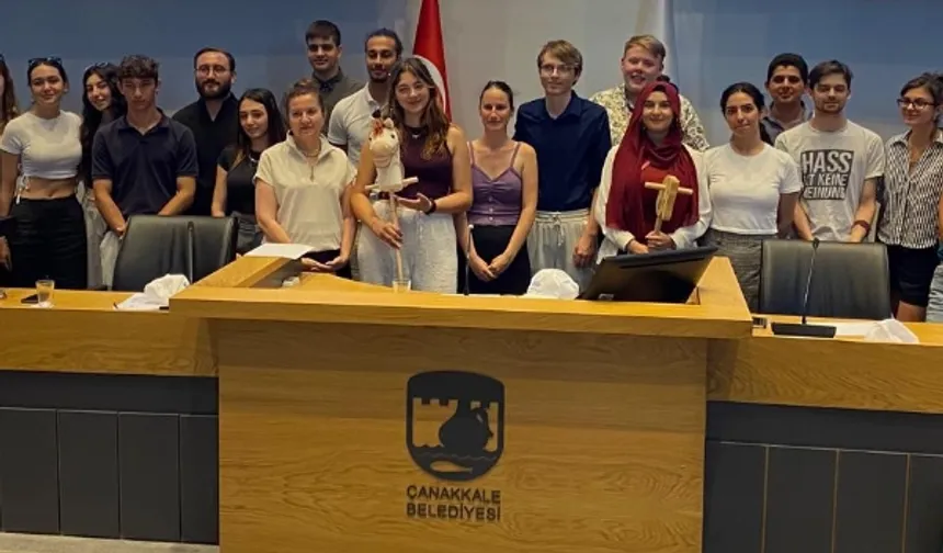 Osnabrück ve Çanakkaleli gençler meclis toplantısında buluştu