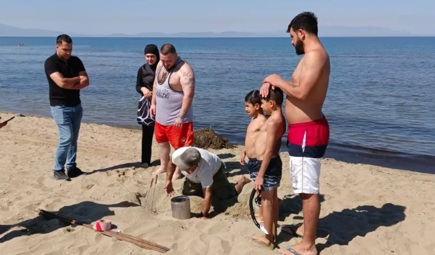 Pamucak Sahili’nde sürpriz misafir