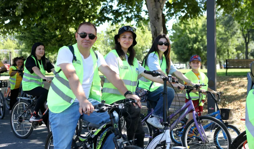 Sakarya'da aileler birlikte pedal çevirdi