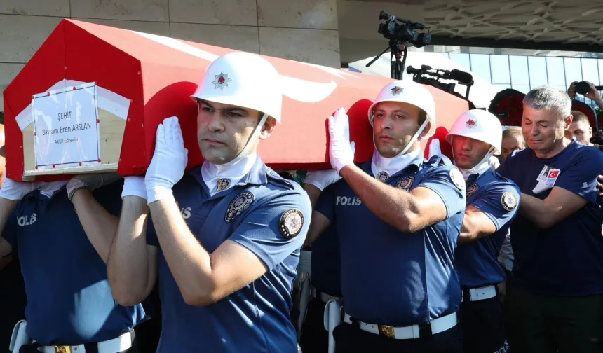 Seyitgazi’de şehit olan AKUT gönüllüleri son yolculuğuna uğurlandı