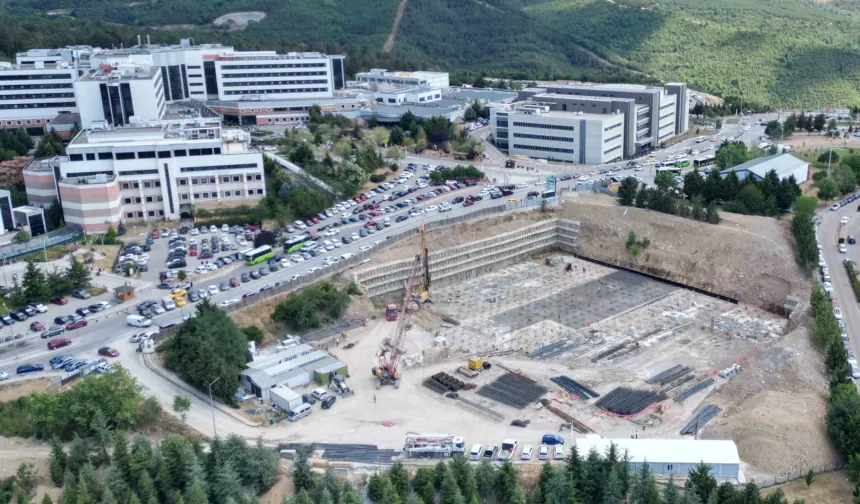Umuttepe Cami ve Otopark projesi hızla yükseliyor