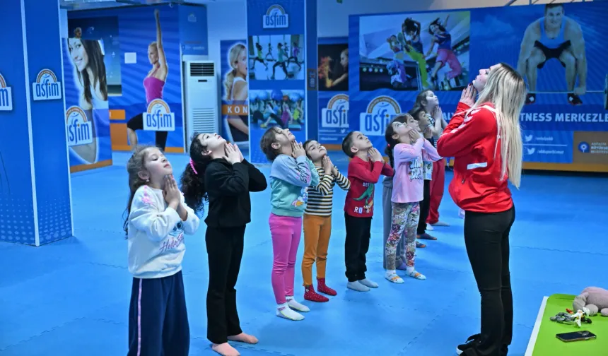 Antalya'da minikler sporla öğreniyor