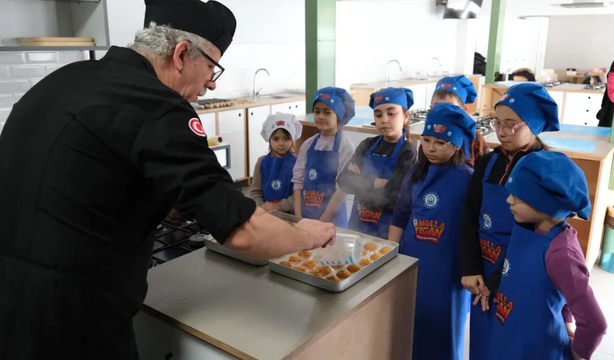 Bursa Yıldırım'da Ramazan tatlıları minik şeflerden