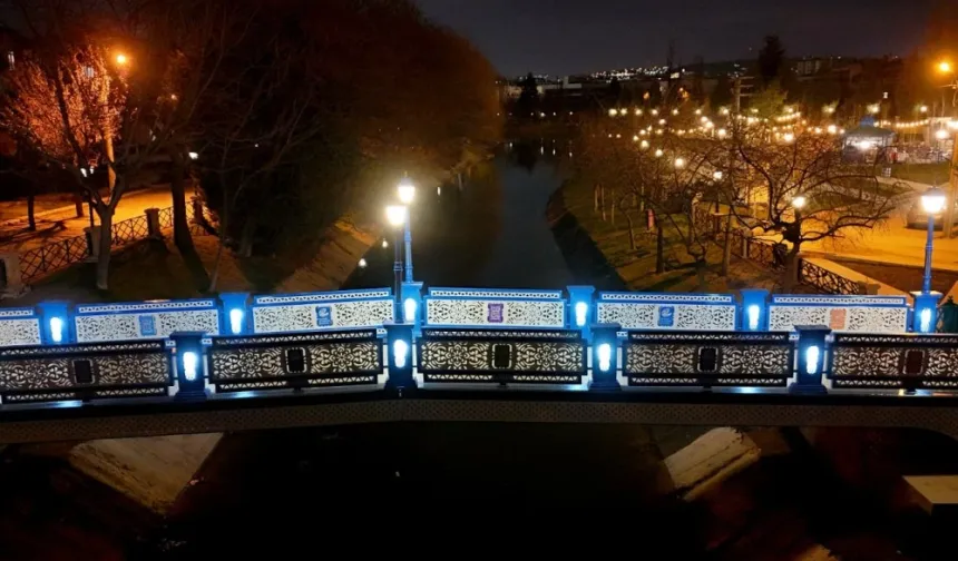 Eskişehir'de İskele 26'ya ışıl ışıl dokunuş ve yeni köprü