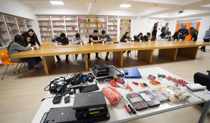 İstanbul Beylikdüzü'nde öğrencilere elektronik atık eğitimi