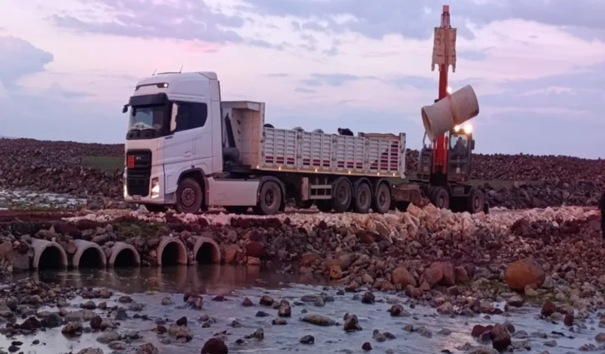Şanlıurfa'da sağanak sonrası yollar hızla onarıldı