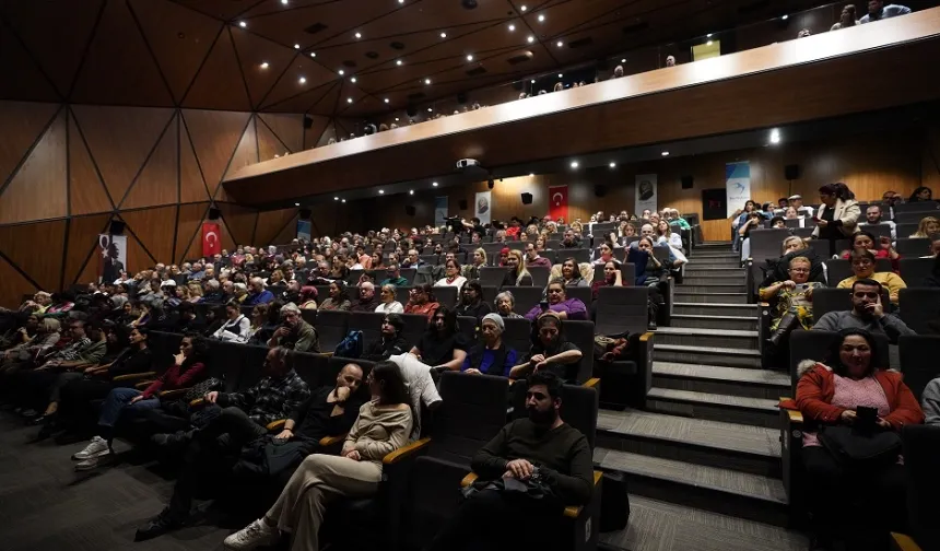 Tiyatro tutkunları Beylikdüzü'nde buluşuyor