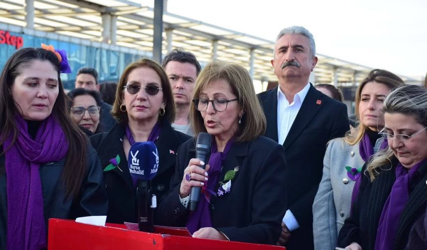 CHP Bursa İl Kadın Kolları'ndan 8 Mart Yürüyüşü