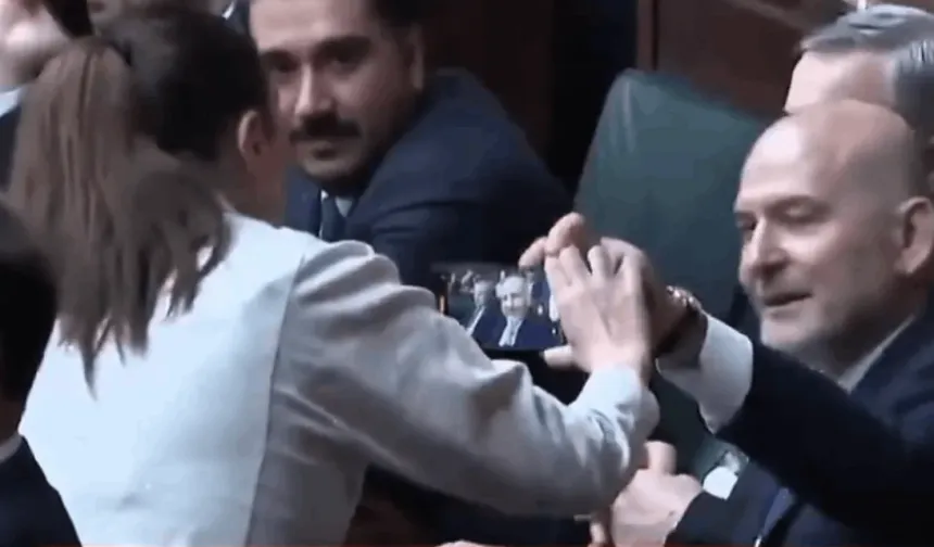 'Gülistan Doku' sorusunu duyan Süleyman Soylu'dan gazeteciye fiziki müdahale