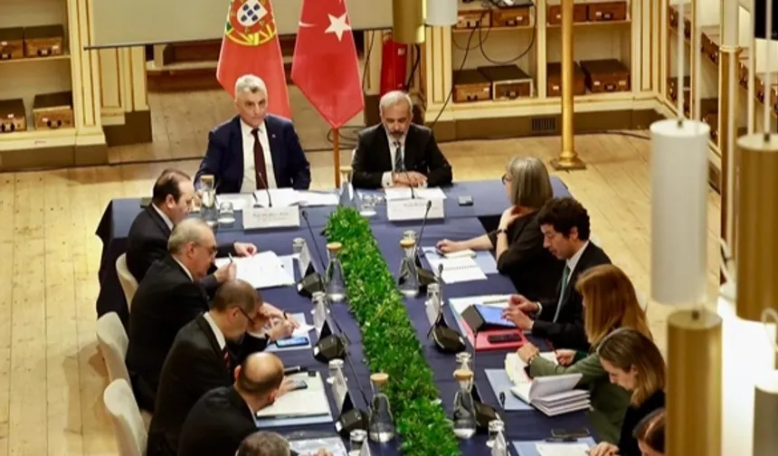 Bakan Bolat, Portekiz'de Dışişleri Bakanı Rangel ile görüştü