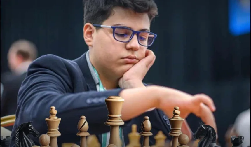 Bursa'dan dünya rekoruna uzanan gurur.. 14 yaşındaki Yağız Kaan barajı aştı