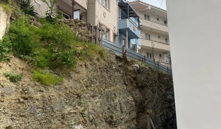 Edirne Keşan'da çökme tehlikesi! Mahalleli tedirgin