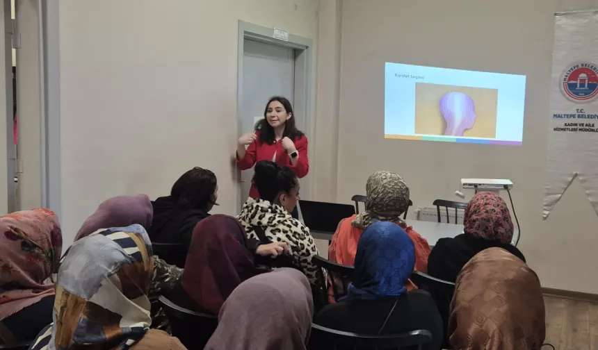 İstanbul Maltepe'de kadın sağlığı için farkındalıklar sürüyor
