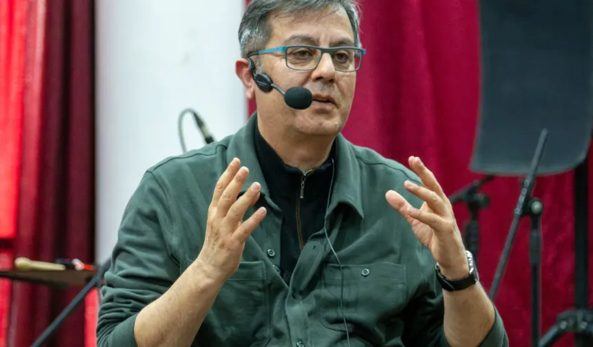 Manisa'da 'Ahmet Büke' Gördesli okurlarıyla buluştu