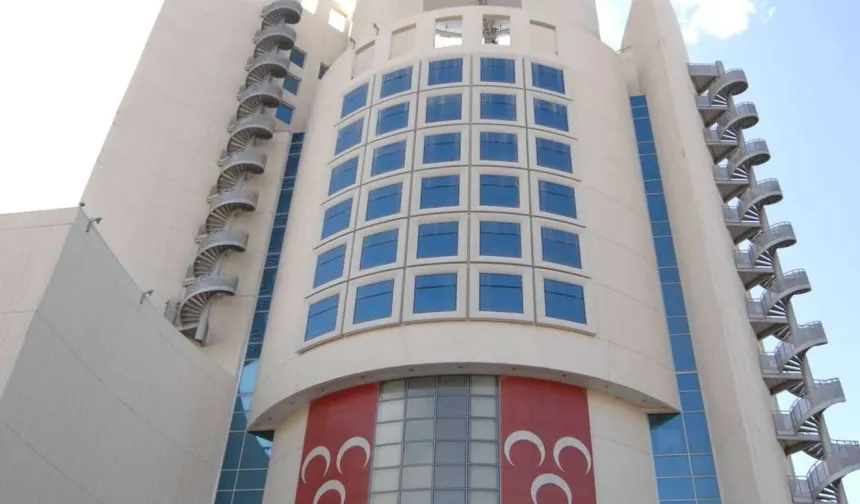 MHP 3 ilde teşkilatları feshetti! Kütahya, Eskişehir ve Kars'a atamalar yapıldı