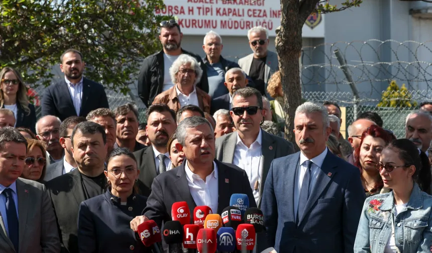 Özgür Özel, Bursa'da tutuklu bulunan Bozbey'i ziyaret etti