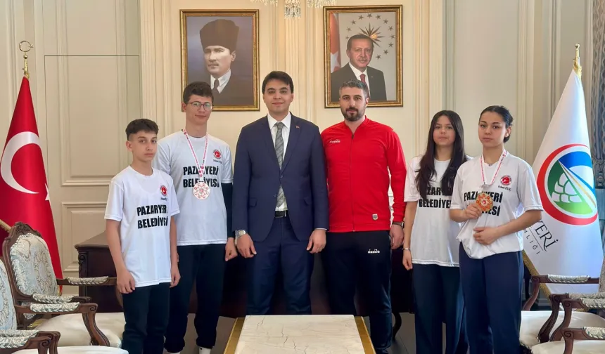 Şampiyonlar Pazaryeri'nin gururu oldu