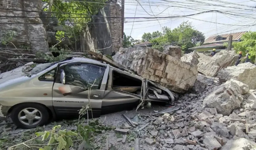 Filipinler'de 7,8 büyüklüğünde deprem!