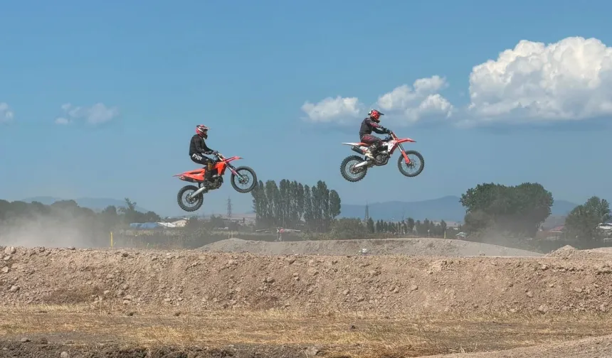 Türkiye Motokros Şampiyonası Balıkesir'i fethetti