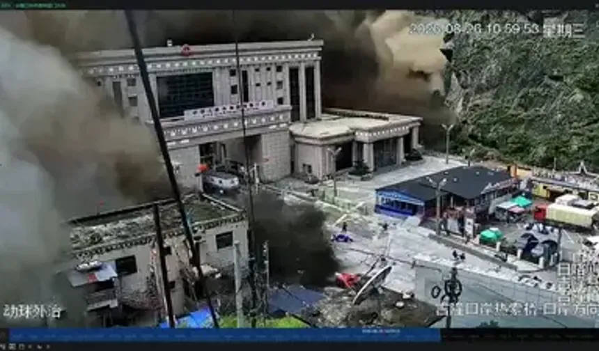 Nepal'de sel felaketi! Yüzlerce Ölü!