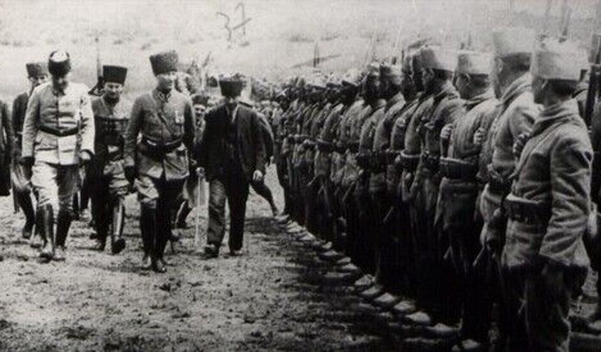Büyük Taarruz'un 104. yılında Kocatepe'ye "Zafer Yürüyüşü" gerçekleştirildi