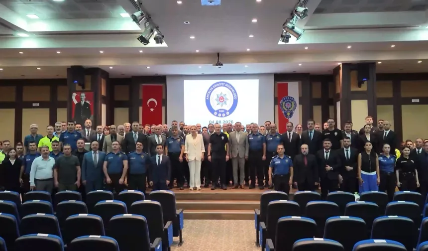 Antalya Emniyeti'nde 66 personele ödül, emekliye ayrılan 33 personele plaket