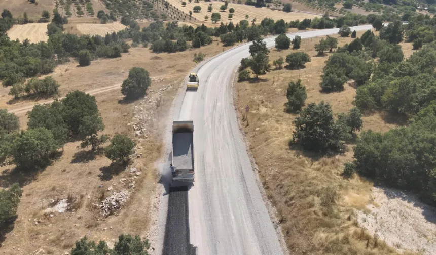 Bursa Büyükşehir Harmancık'ta da yolları yeniliyor