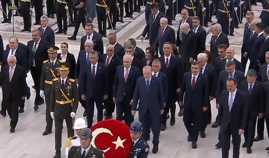 Büyük Zafer'in 104. yıl dönümünde devlet erkanı Anıtkabir'de