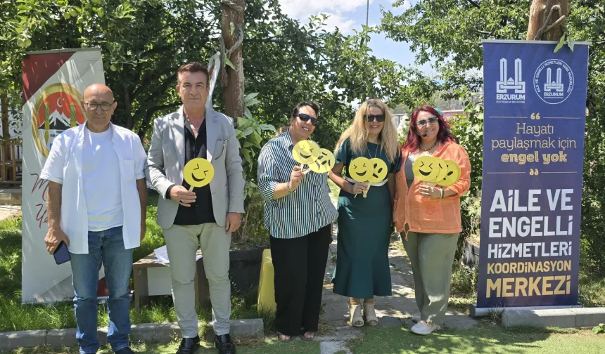 Erzurum'da 'Sen Yeter ki Gülümse' farkındalığı