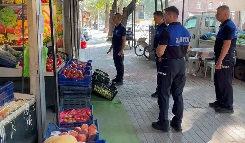 İnegöl Zabıtası'ndan kaldırım işgali ve çevre kirliliği denetimi