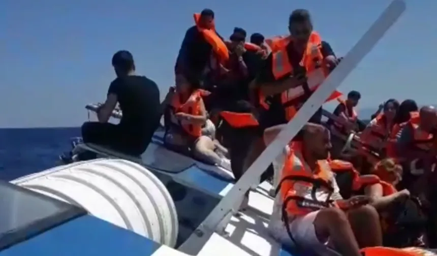 Türkiye'den Yavru Vatan'a arama kurtarma desteği... 5 yüzer unsur ile 2 helikopter bölgede