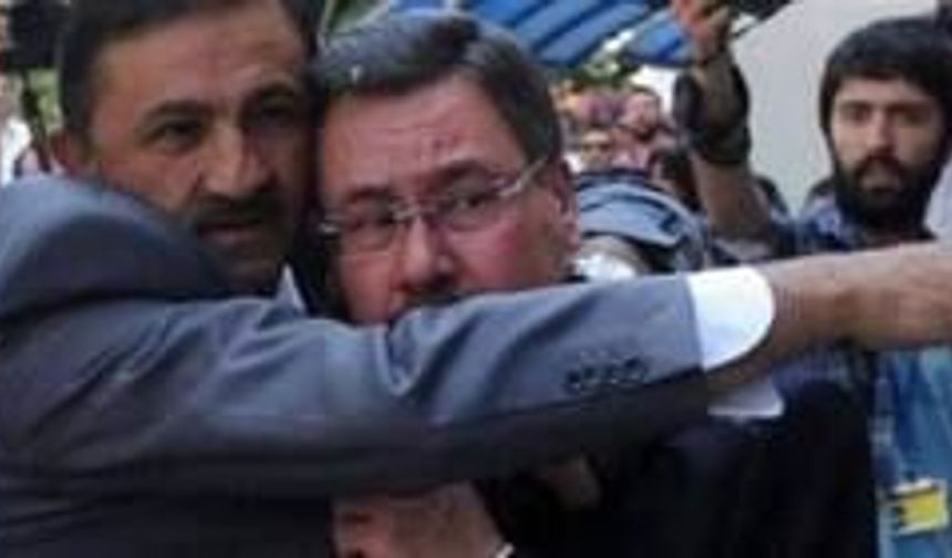 AKP kulislerinde Melih Gökçek’e ceza beklentisi: ‘Yolsuzluk yaptığı saptananlar siyasi yakınlıklarına bakılmaksızın cezalandırılmalı’