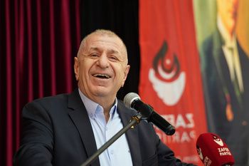 “HALK AÇLIKLA BOĞUŞURKEN BUNLAR TÜRKİYE'NİN ZENGİNLİKLERİNİ SOYUYORLAR”